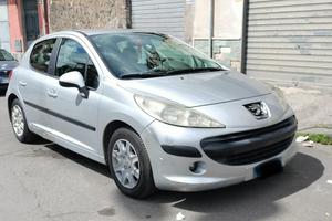 Peugeot 207 1.4 HDi 70 CV 5 porte XT
