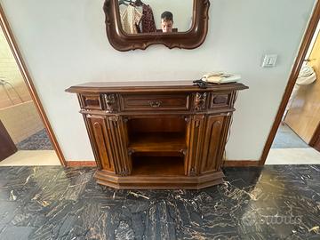 Mobili e specchio e varie