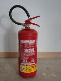 Estintore polvere 6 kg.