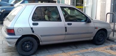 renault clio 1992