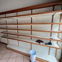 Scaffalatura per negozio