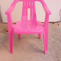 Sedia fucsia in plastica 