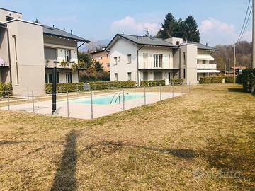 Trilocale con piscina e giardino privato
