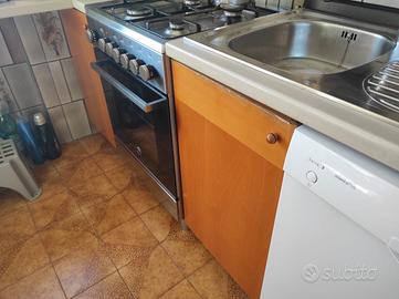 Vendiamo 200€  cucina componibile anni 85