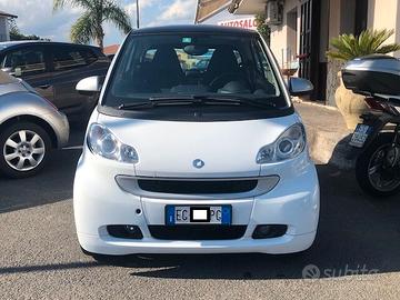 Smart ForTwo 1000 52 kW coupé Passion - 2011