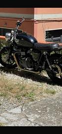 Triumph bonneville cafe racer