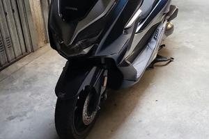Honda Forza 300