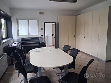 MOBILI UFFICIO SALA RIUNIONI
