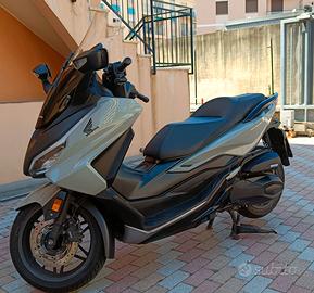 Honda Forza 350