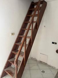 scala in legno