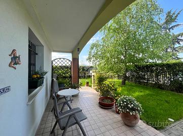 VILLA A SCHIERA A FORLIMPOPOLI