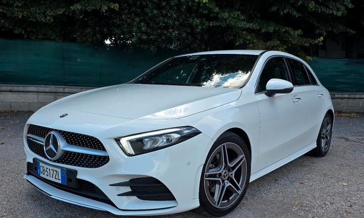 Mercedes A180 Premium AMG BlackNight UNICA