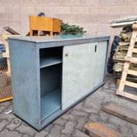 ARMADIO CON ANTE SCORREVOLI MULTIUSO TOP IN FORMIC