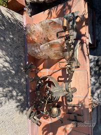 Lampadario e 2 applique in ferro battuto rustico