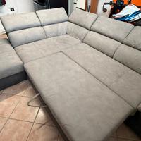 Divano ad angolo letto con pouf contenitore
