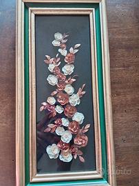 Quadro floreale con scaglie di pesce