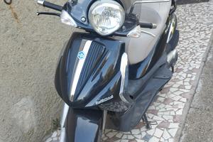 Piaggio Beverly 400cc