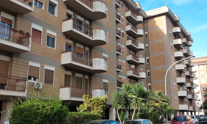 APPARTAMENTO in Via N. SAVARESE Vicino Tribunale