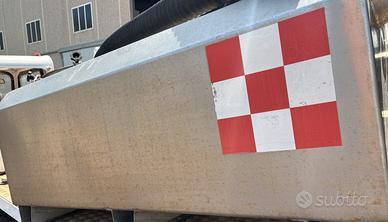 Vasca inox per acqua con attacchi e supporti