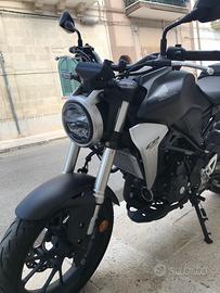 Moto Honda CB300R