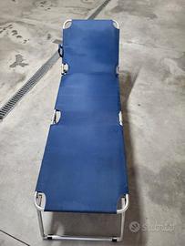 lettino da mare e giardino 