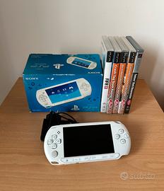 PSP Street E1004 bianca con scatola + 5 giochi
