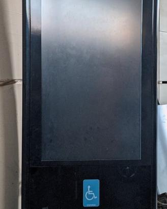 Totem schermo touch interattivo pubblicitario 46"