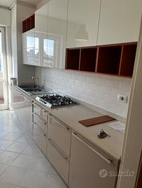 VENETA CUCINE completa con top in quarzo
