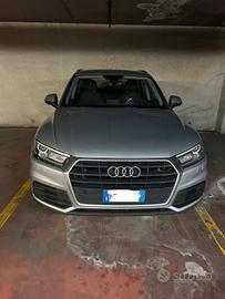Audi Q5 2.0 TDI 150 CV Business - 104.000