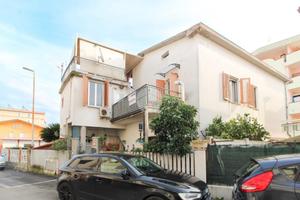 CASA INDIPENDENTE A ALBA ADRIATICA