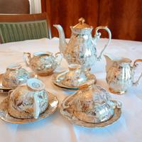 Servizio antico da caffè