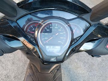  Honda SH300i 2018 – Stato ok – 2.900 €