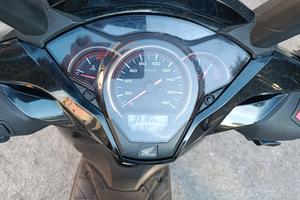  Honda SH300i 2018 – Stato ok – 2.900 €