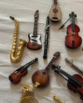 Strumenti musicali in miniatura
