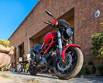 Ducati Monster 695 - Pronta per partire
