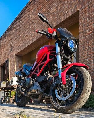 Ducati Monster 695 - Pronta per partire