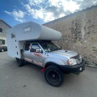 Pickup Nissan Motor con cellula abitativa