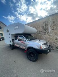 Pickup Nissan Motor con cellula abitativa