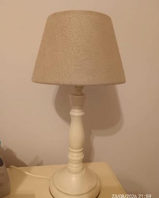 Abat-jour da tavolo in stile shabby chic