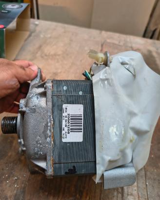 motore lavatrice hotpoint ariston