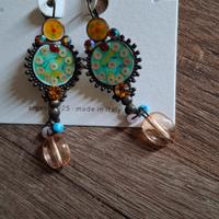 Orecchini pendenti colorati