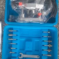 Fresa verticale nuova con accessori