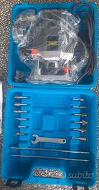 Fresa verticale nuova con accessori