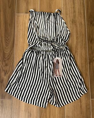 Tuta a righe bianche e nere nuova con cartellino