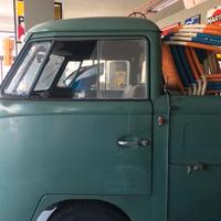 Foto vintage  con Maggiolini e Pumini Volkswagen