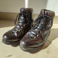 Scarponi da montagna in cuoio marrone 