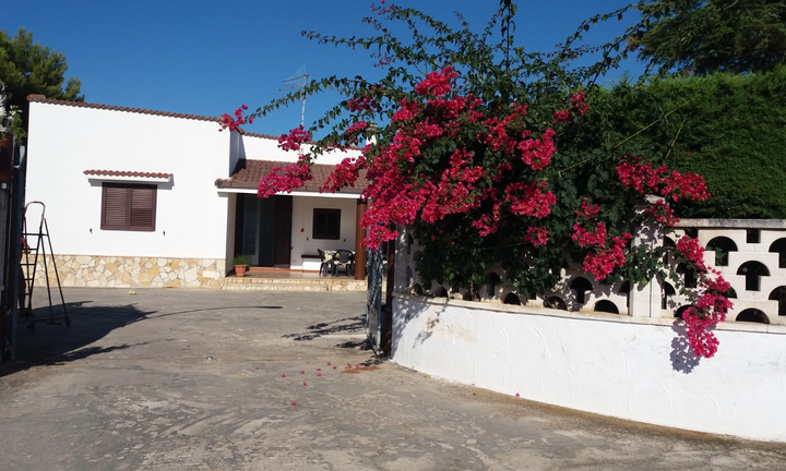 Stupenda villa a circa 6km da torre guaceto