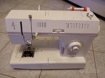 Macchina da cucire SINGER