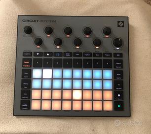 NOVATION CIRCUIT RHYTHM DRUM MACHINE