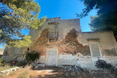 Esclusivo casale fronte mare a Bisceglie
